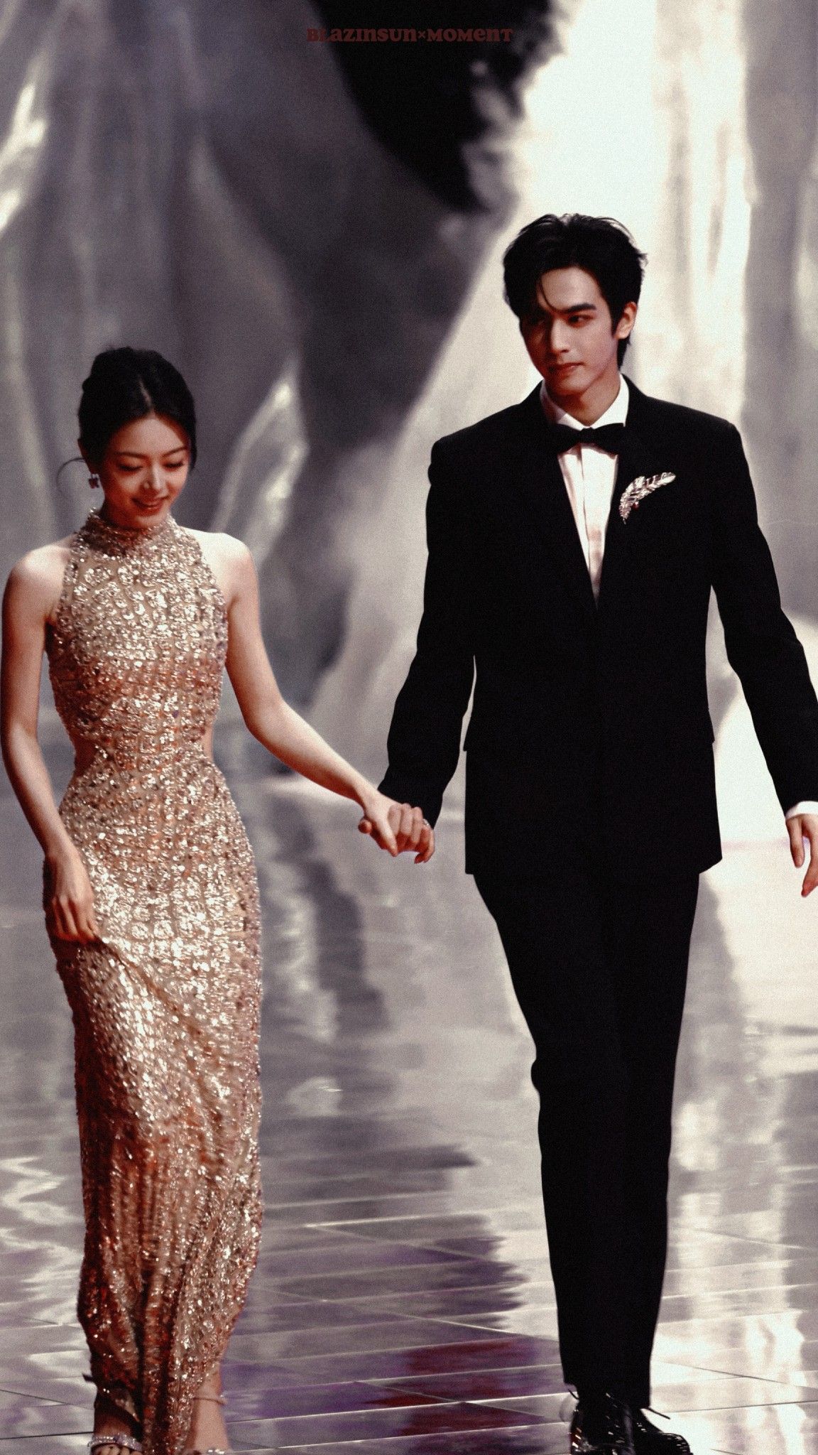 MỸ NHÂN NGỐC NGHẾCH BỊ LỘ