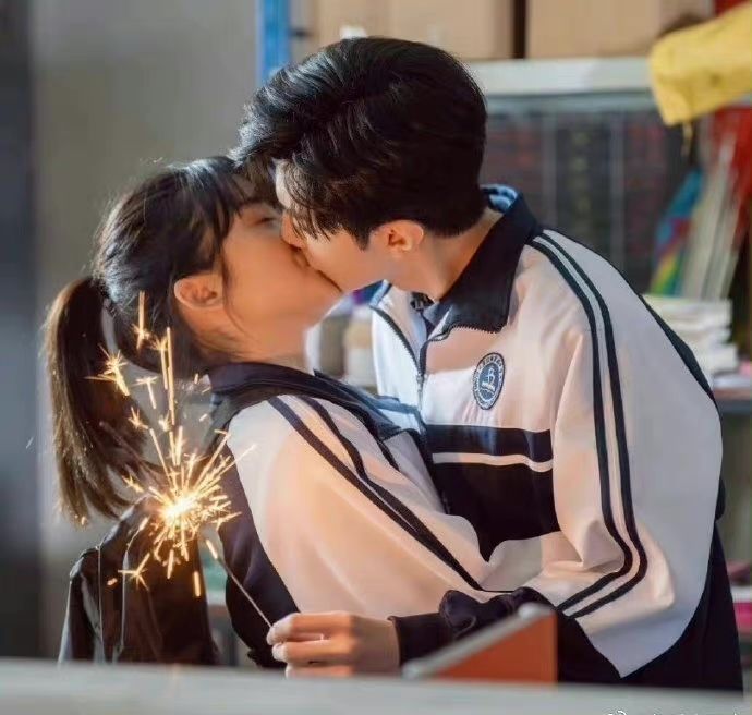 KHOẢNG KHẮC BỊ NHẬN RA